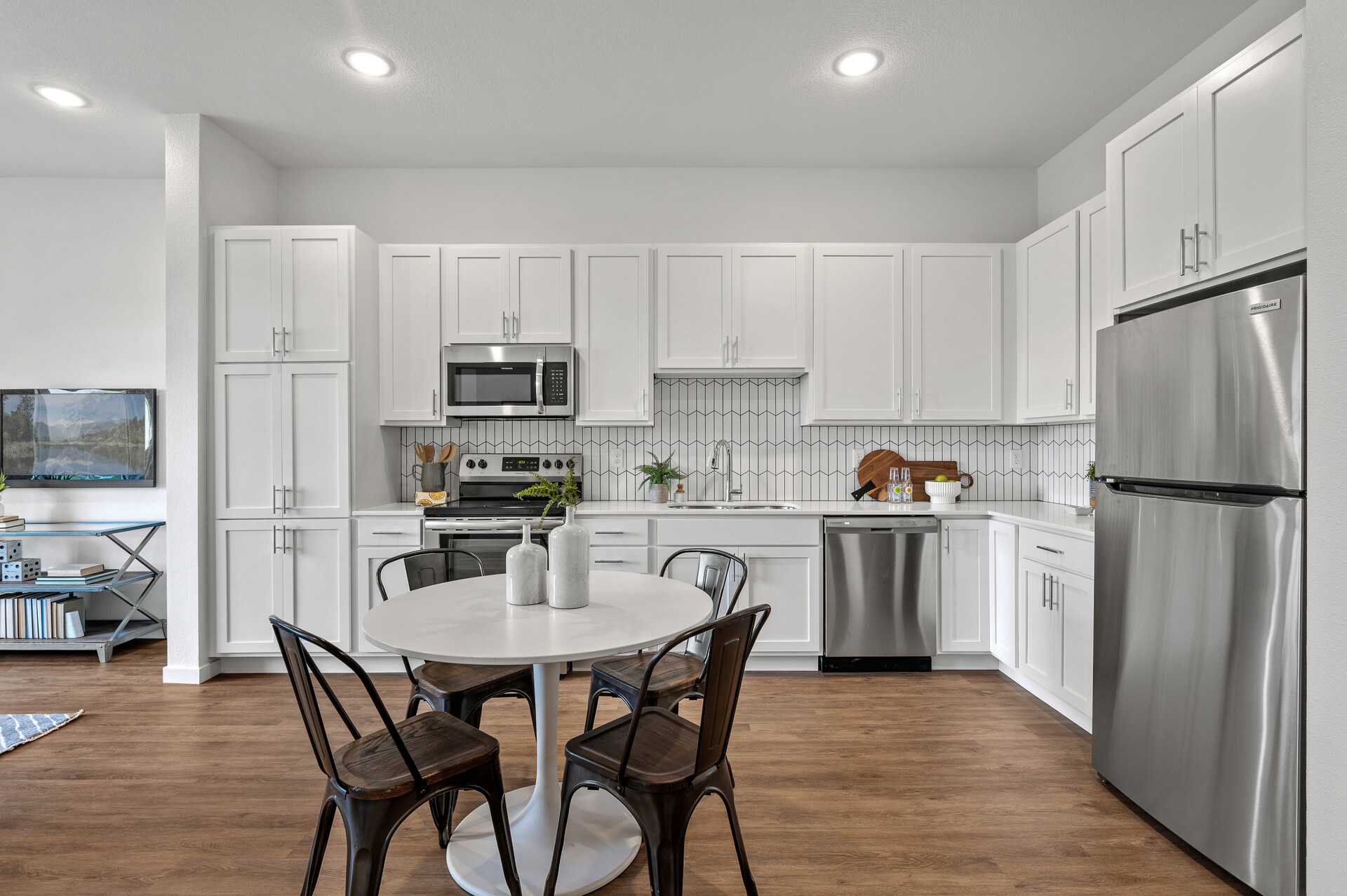 a photo of a kitchen